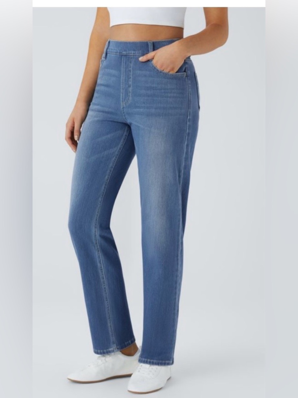 HALARA Classic Straight Leg Athleisure Stretch Jeans in Light Blue Wash Pockets